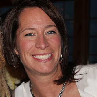 Anita Warren Photo 37