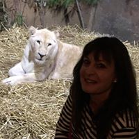 Julie Hyland Photo 17