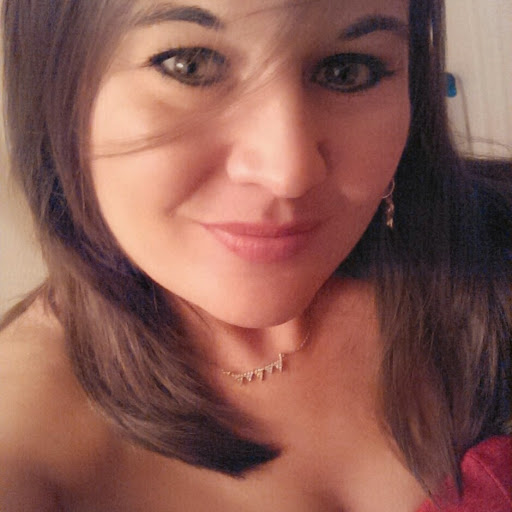 Amy Lambert Photo 13