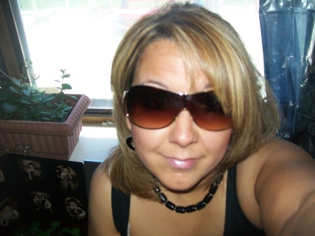 Julie Torres Photo 30