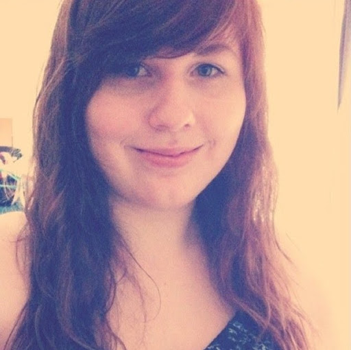 Victoria Daniels Photo 22