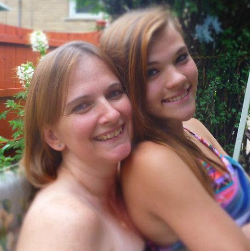 Denise Leonard Photo 25