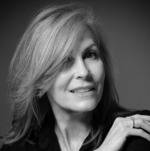 Julie Harman Photo 7