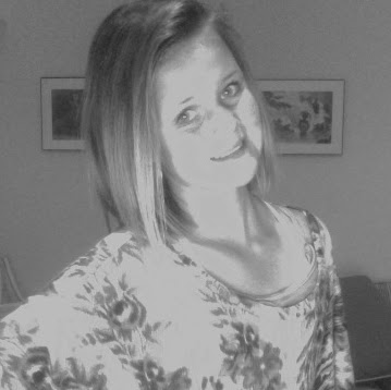 Samantha Arnold Photo 35