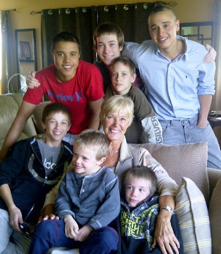 Robyn Matthews Photo 17