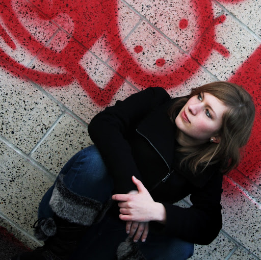 Lucy Lawrence Photo 12