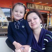 Laura Adrian Photo 9