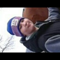 Holly Guthrie Photo 15