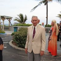 Robert Hand Photo 15