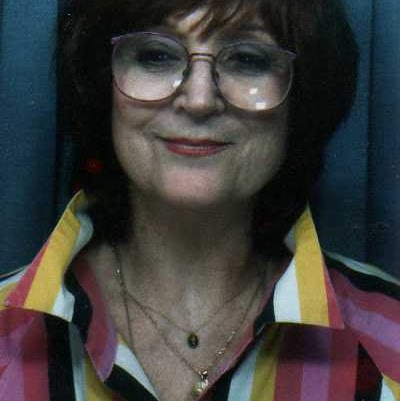 Elizabeth Pringle Photo 16