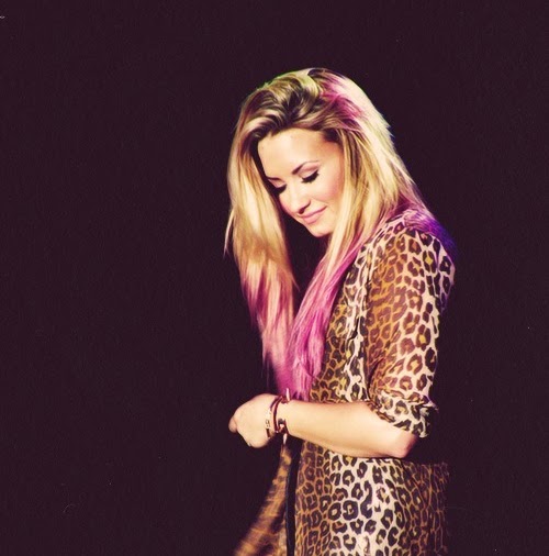 Sara Houston Photo 6