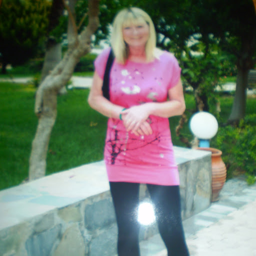 Adele Walker Photo 30