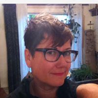 Paula Nicholson Photo 21