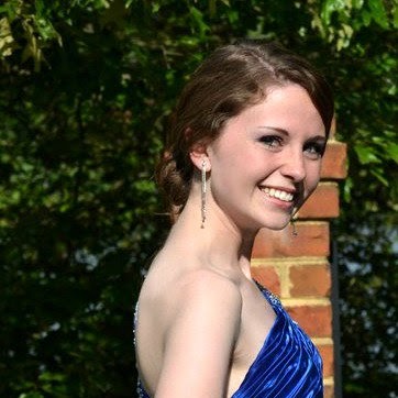 Laura Watkins Photo 16