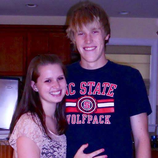 Caroline Schneider Photo 25