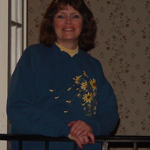 Julie Ritter Photo 20