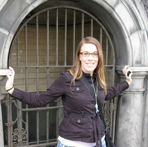 Claire Weiss Photo 9