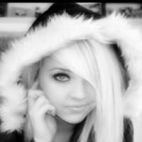 Stephanie Summers Photo 11