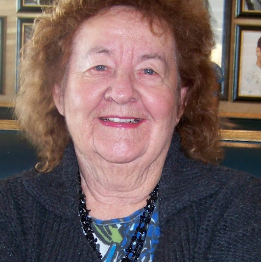 Betty Edwards Photo 35