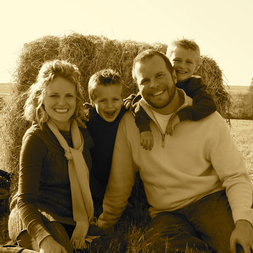 Julia Brooks Photo 12