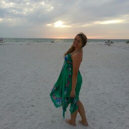 Erica Blankenship Photo 17