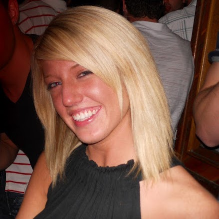 Julie Olsen Photo 35