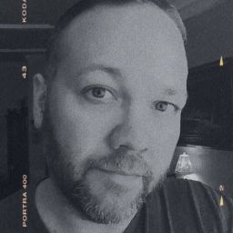 Christopher Graves Photo 39