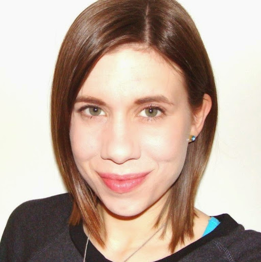 Elizabeth Wills Photo 29