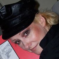 Melanie Lawrence Photo 45