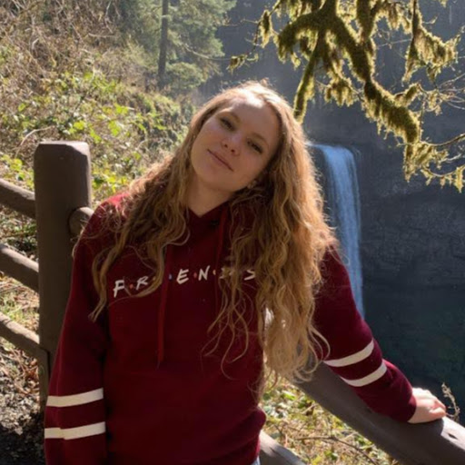 Julia Watkins Photo 11