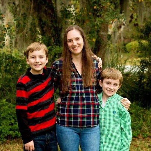 Danielle Tuttle Photo 4