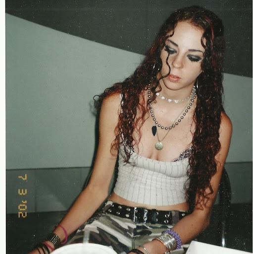 Samantha Combs Photo 11