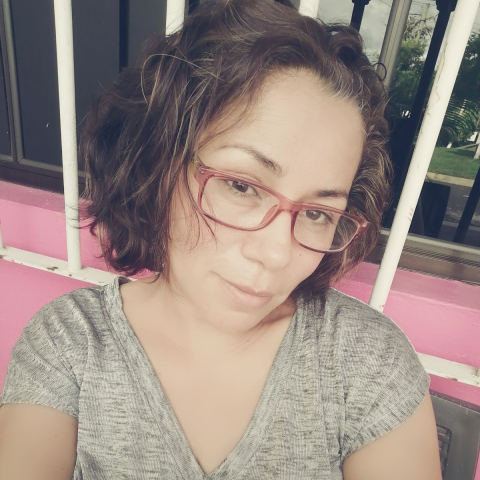 Elizabeth Lazo Photo 6