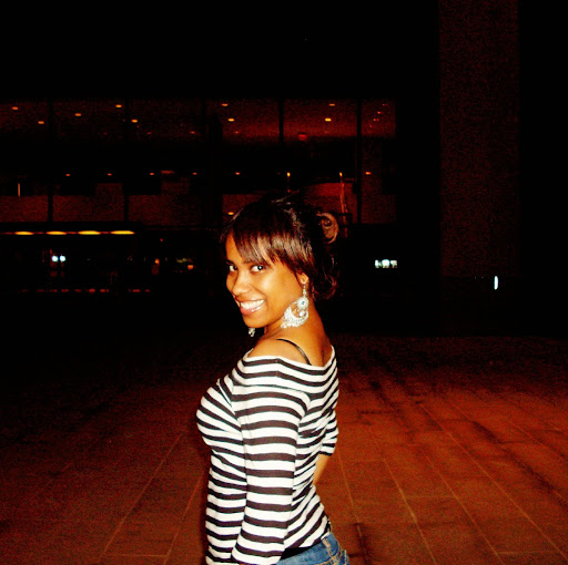 Denise Reyes Photo 25