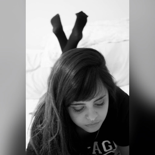 Julia Barker Photo 19