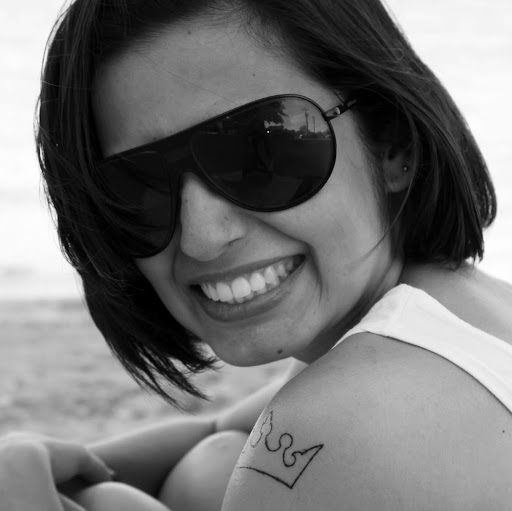 Adriana Esteves Photo 8