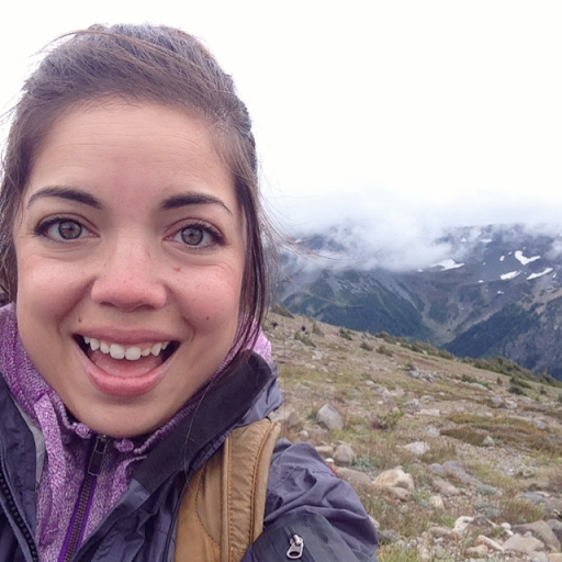 Laura Barker Photo 34