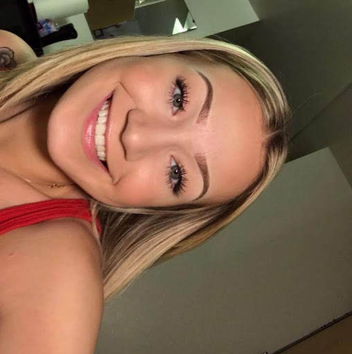 Helen Hunter Photo 26