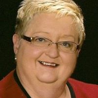 Julie Cornelius Photo 32