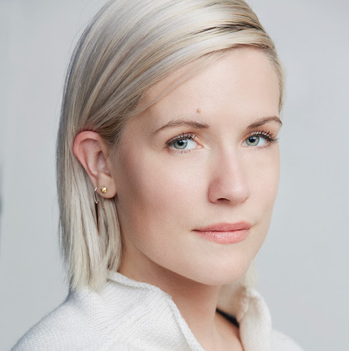 Sara Larson Photo 14
