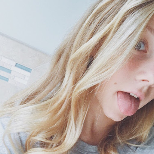 Sara Mueller Photo 20