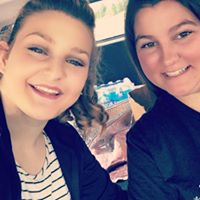 Sara Garland Photo 37