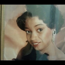 Betty Anderson Photo 26