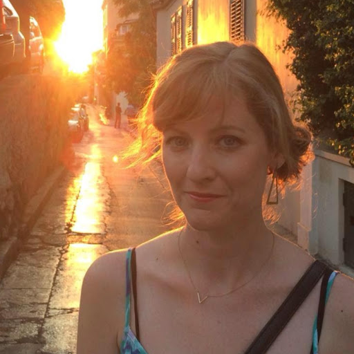 Julia Hynes Photo 2