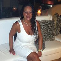 Lara Butler Photo 17