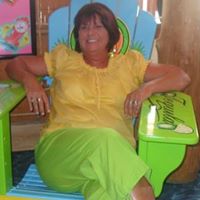 Laura Barker Photo 9