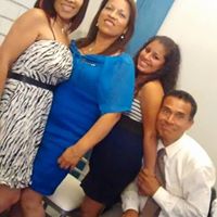 Elizabeth Arias Photo 23