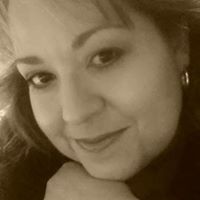 Jennifer Hankins Photo 17
