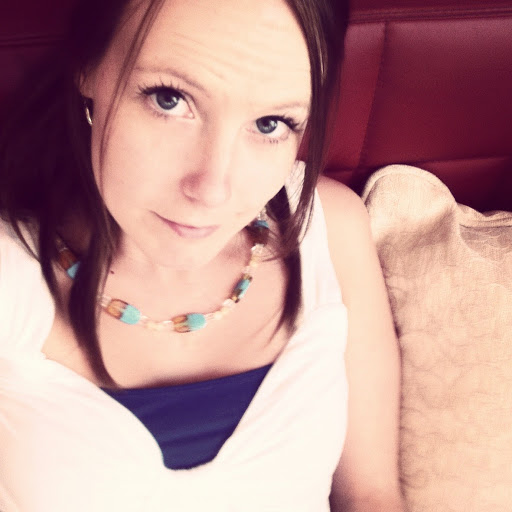 Stefanie Powell Photo 7