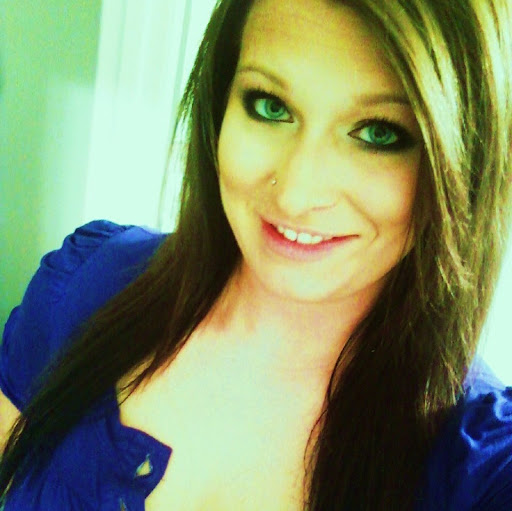 Erica Smith Photo 26